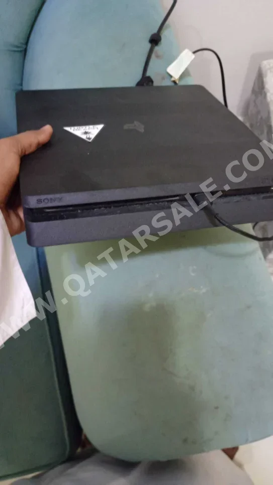 Sony PlayStation 4 - 825 GB
