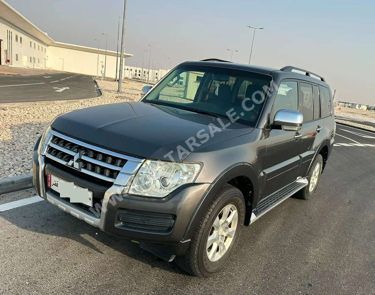 Mitsubishi Pajero GLS 2018 Automatic 200,000 Km 6 Cylinder Four Wheel Drive (4WD) SUV Gray