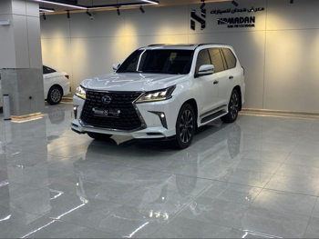 Lexus  LX  570 S Black Edition  2017  Automatic  198,000 Km  8 Cylinder  Four Wheel Drive (4WD)  SUV  White