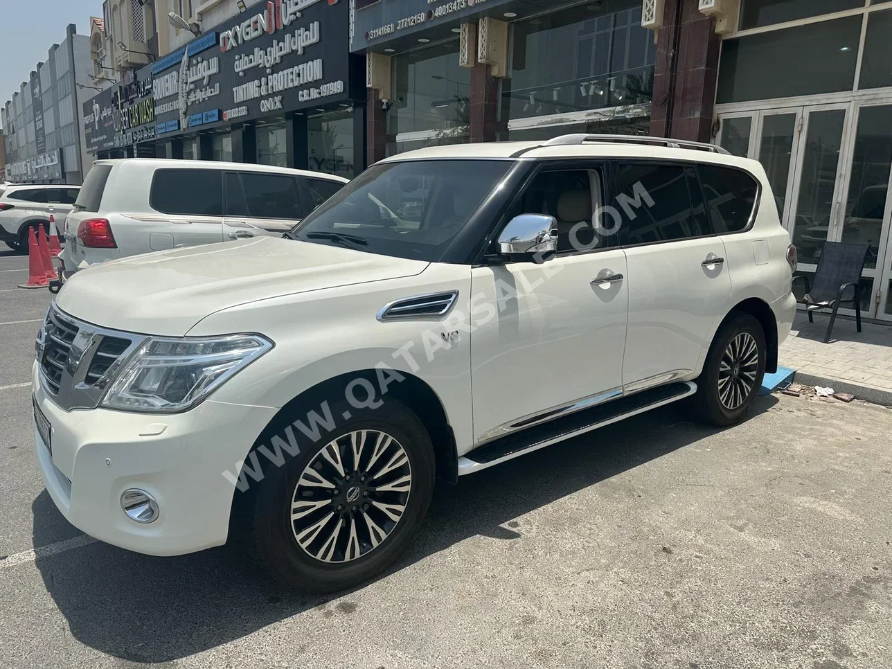 Nissan Patrol Platinum 2016 Automatic 275,000 Km 8 Cylinder Four Wheel Drive (4WD) SUV White