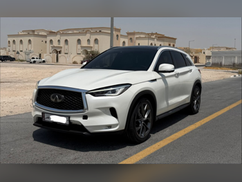 انفنيتي كيو اكس 50 2019 اوتوماتيك 95,000 كم 4 سلندر دفع رباعي اس يو في أبيض