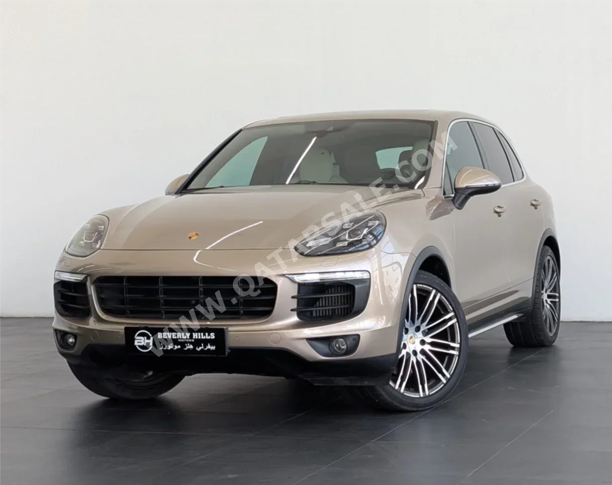 Porsche Cayenne S 2016 Automatic 90,512 Km 6 Cylinder Four Wheel Drive (4WD) SUV Gold