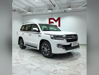 Toyota  Land Cruiser  GXR- Grand Touring  2020  Automatic  330,000 Km  8 Cylinder  Four Wheel Drive (4WD)  SUV  White