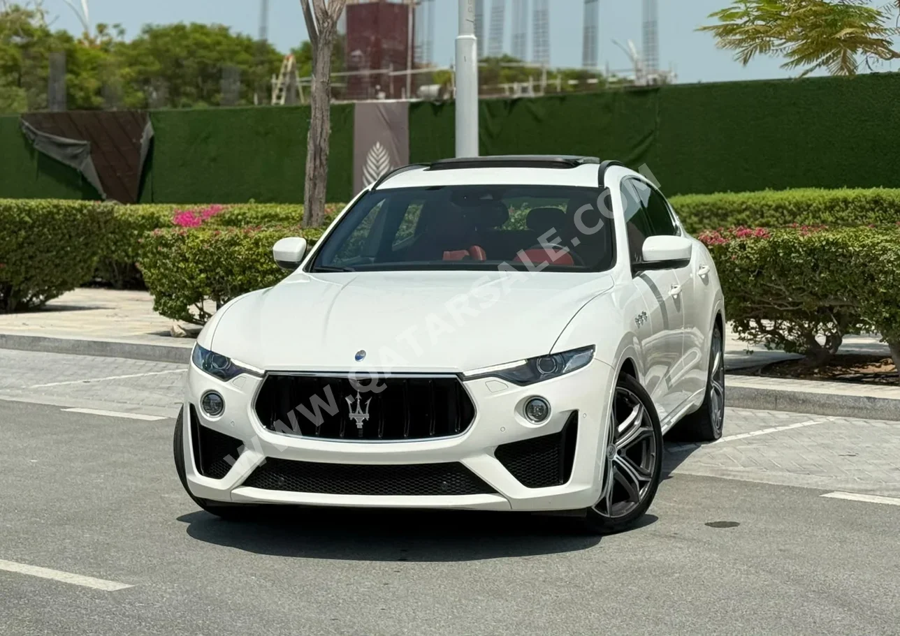 مزاراتي ليفانت جي تي اس 2019 اوتوماتيك 65,000 كم 8 سلندر دفع رباعي اس يو في أبيض