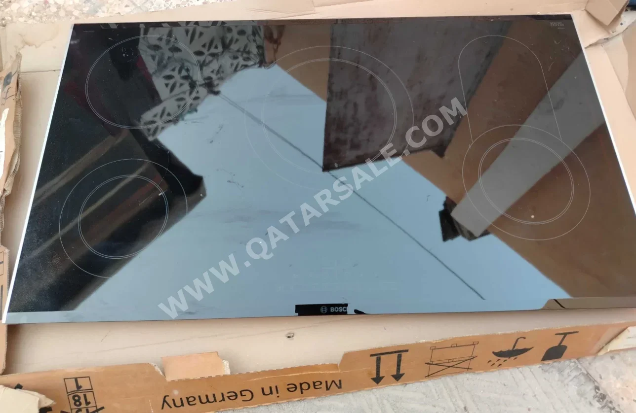 الطباخ بوش 4 ألمانيا \ كهربائي أسود ناعم