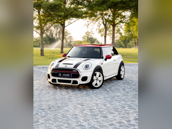 Mini  Cooper  JCW  2016  Automatic  112,000 Km  4 Cylinder  Front Wheel Drive (FWD)  Hatchback  White