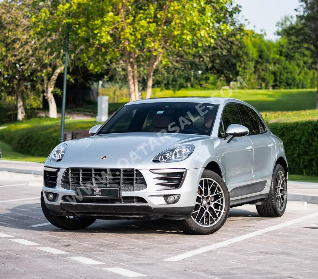 Porsche Macan 2018 Automatic 81,000 Km 4 Cylinder Four Wheel Drive (4WD) SUV Silver