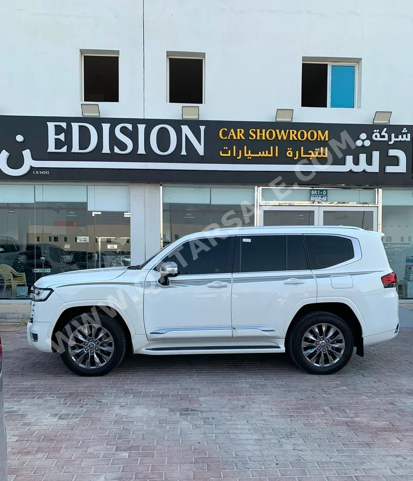 Toyota Land Cruiser VXR Twin Turbo 2023 Automatic 82,000 Km 6 Cylinder Four Wheel Drive (4WD) SUV White With Warranty
