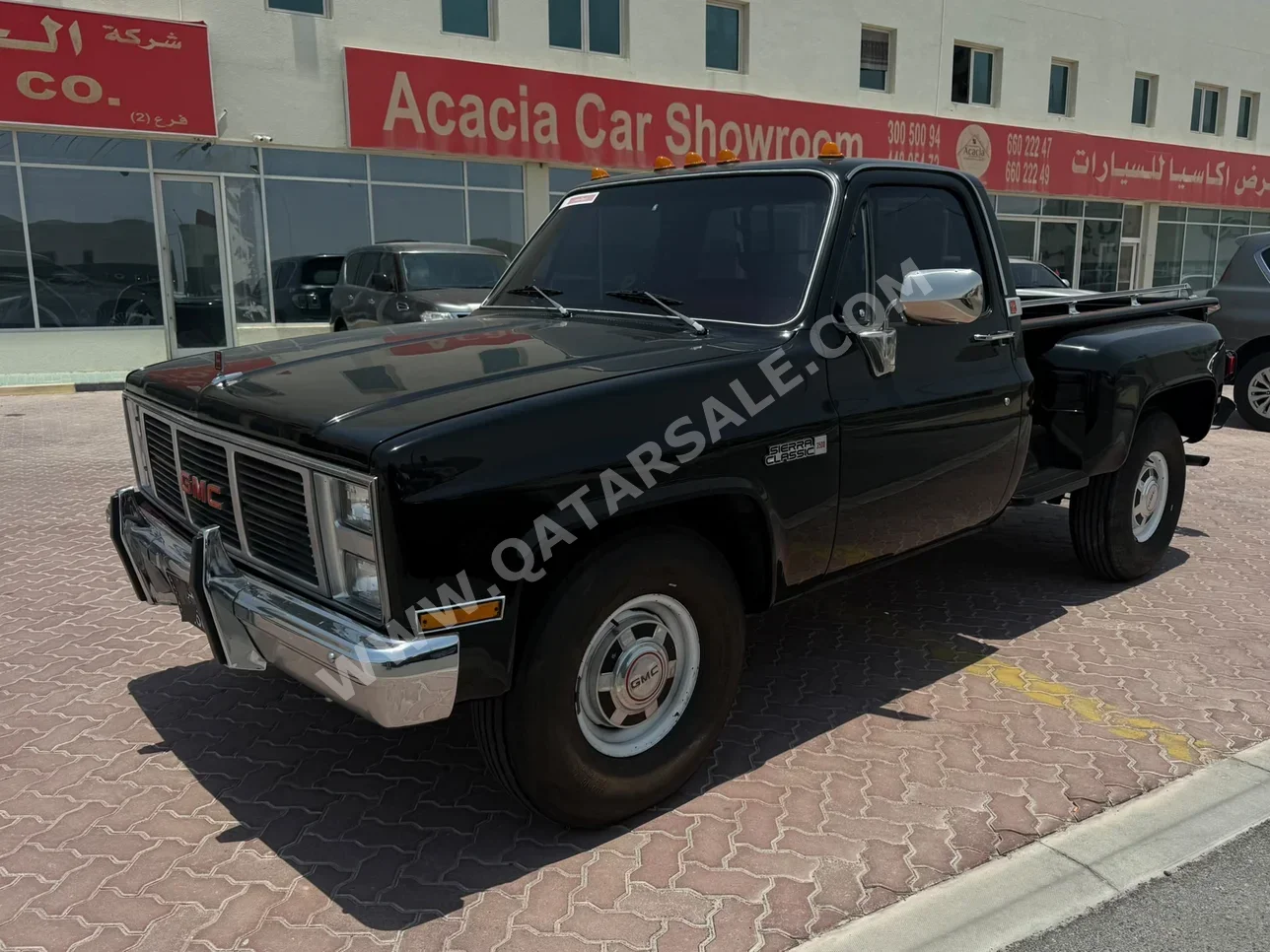 جي ام سي سييرا كلاسك 1984 اوتوماتيك 237,000 كم 8 سلندر دفع خلفي بيكب أسود
