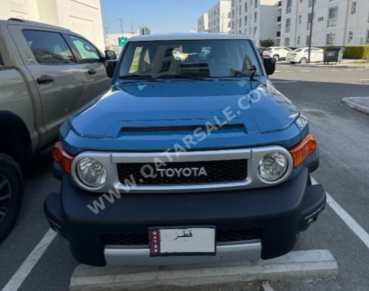 Toyota FJ Cruiser 2013 Automatic 227,000 Km 6 Cylinder Four Wheel Drive (4WD) SUV Blue