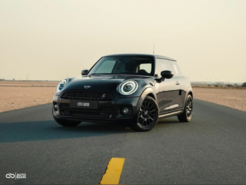 Mini Cooper S 2020 Automatic 68,000 Km 3 Cylinder Front Wheel Drive (FWD) Hatchback Black