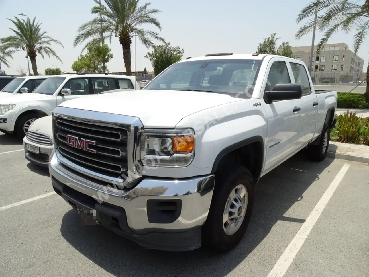GMC Sierra 2500 HD 2019 Automatic 82,000 Km 8 Cylinder Four Wheel Drive (4WD) Pick Up White