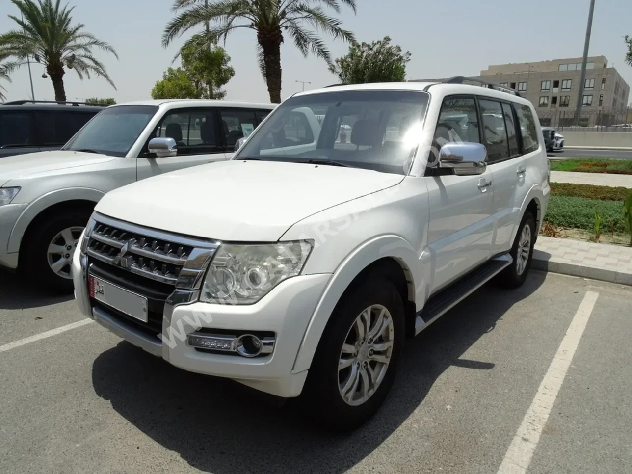 Mitsubishi Pajero 3.8 2019 Automatic 141,000 Km 6 Cylinder Four Wheel Drive (4WD) SUV Pearl
