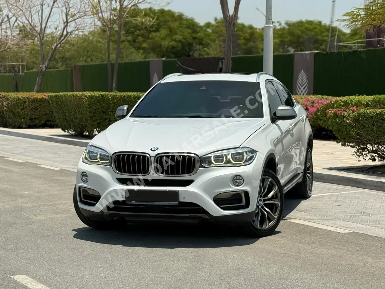 BMW X-Series X6 2016 Automatic 112,000 Km 8 Cylinder Four Wheel Drive (4WD) SUV White