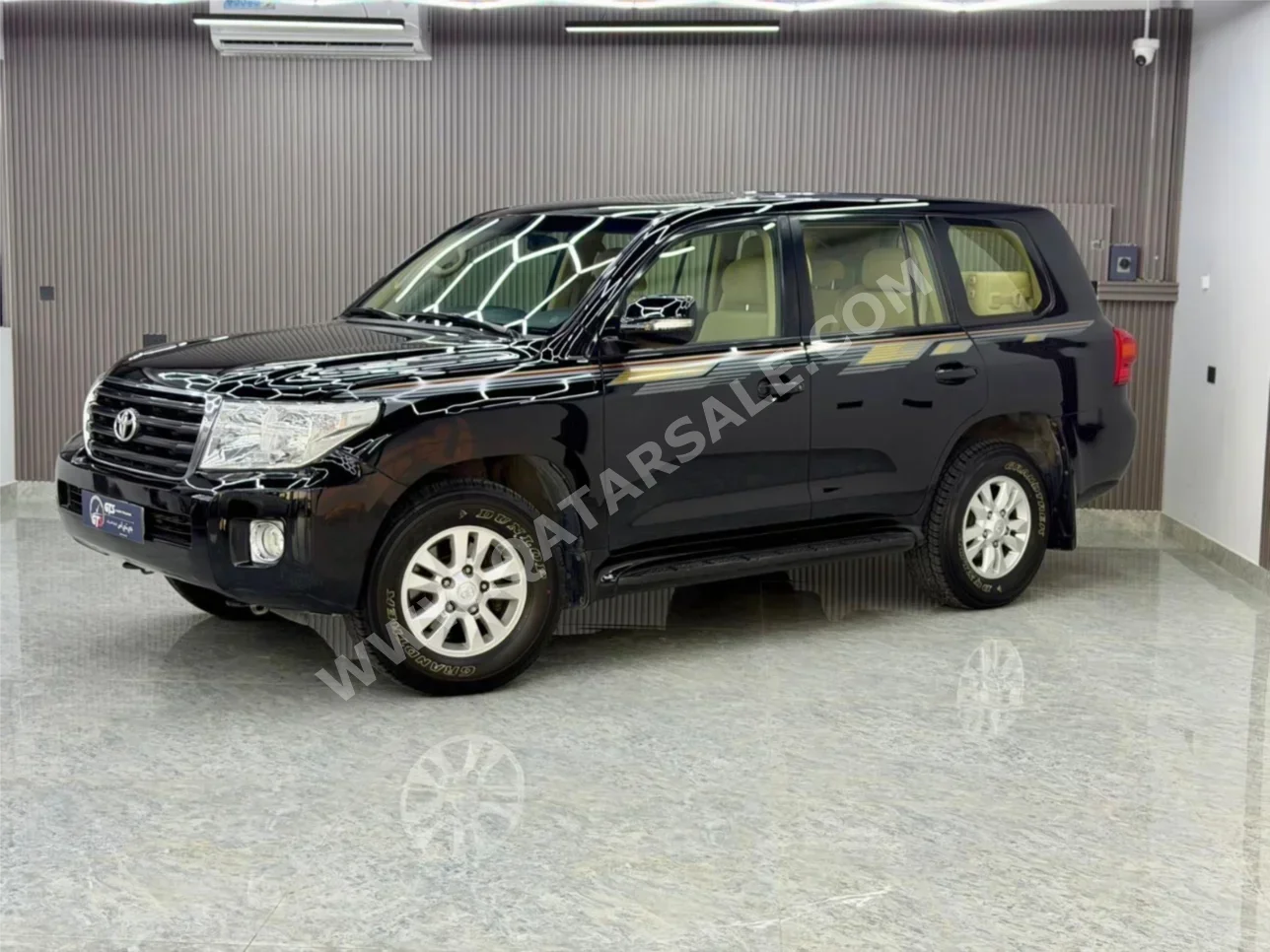 Toyota Land Cruiser GX 2013 Automatic 242,000 Km 6 Cylinder Four Wheel Drive (4WD) SUV Black
