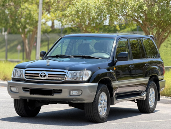 Toyota  Land Cruiser  GXR  2001  Automatic  218,000 Km  6 Cylinder  Four Wheel Drive (4WD)  SUV  Black