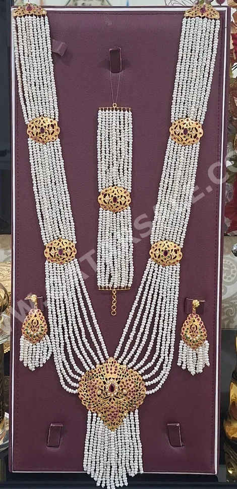 Gold By Item ( Designers ) Set Bahrain Woman Nature 38.8 Gram Yellow Gold 21k
