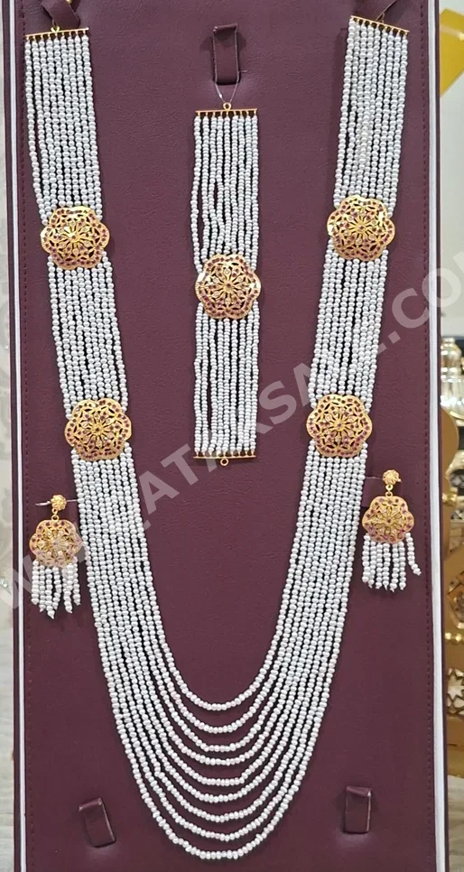 Gold By Item ( Designers ) Set Bahrain Woman Nature 26.2 Gram Yellow Gold 21k