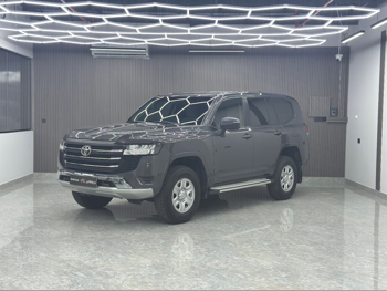 Toyota  Land Cruiser  GX  2023  Automatic  73,000 Km  6 Cylinder  Four Wheel Drive (4WD)  SUV  Gray  With Warranty