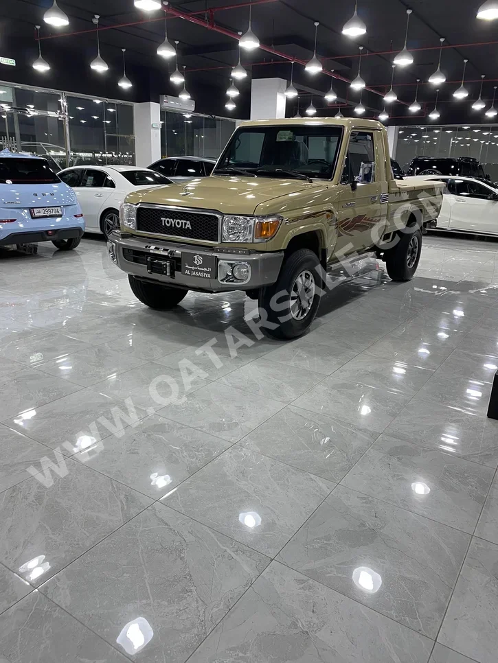 Toyota Land Cruiser LX 2021 Manual 86,000 Km 6 Cylinder Four Wheel Drive (4WD) Pick Up Beige