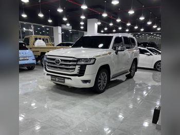 Toyota  Land Cruiser  VXR Twin Turbo  2022  Automatic  117,000 Km  6 Cylinder  Four Wheel Drive (4WD)  SUV  White
