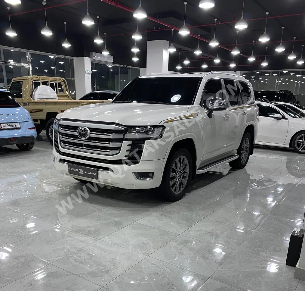Toyota Land Cruiser VXR Twin Turbo 2022 Automatic 117,000 Km 6 Cylinder Four Wheel Drive (4WD) SUV White