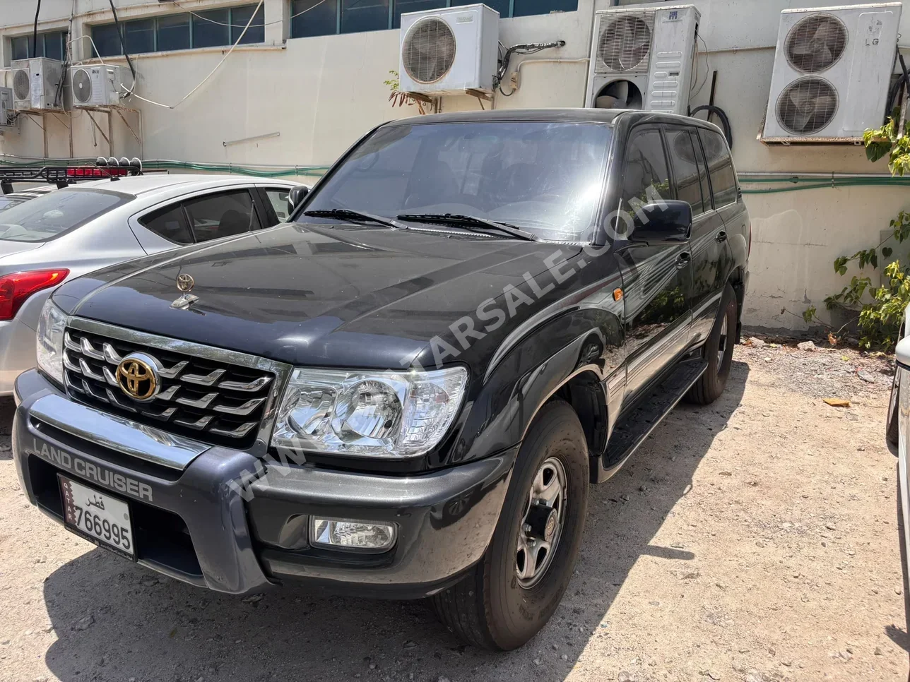 تويوتا  لاند كروزر  جي اكس ار  2007  اوتوماتيك  157,000 كم  6 سلندر  دفع رباعي  اس يو في  أسود