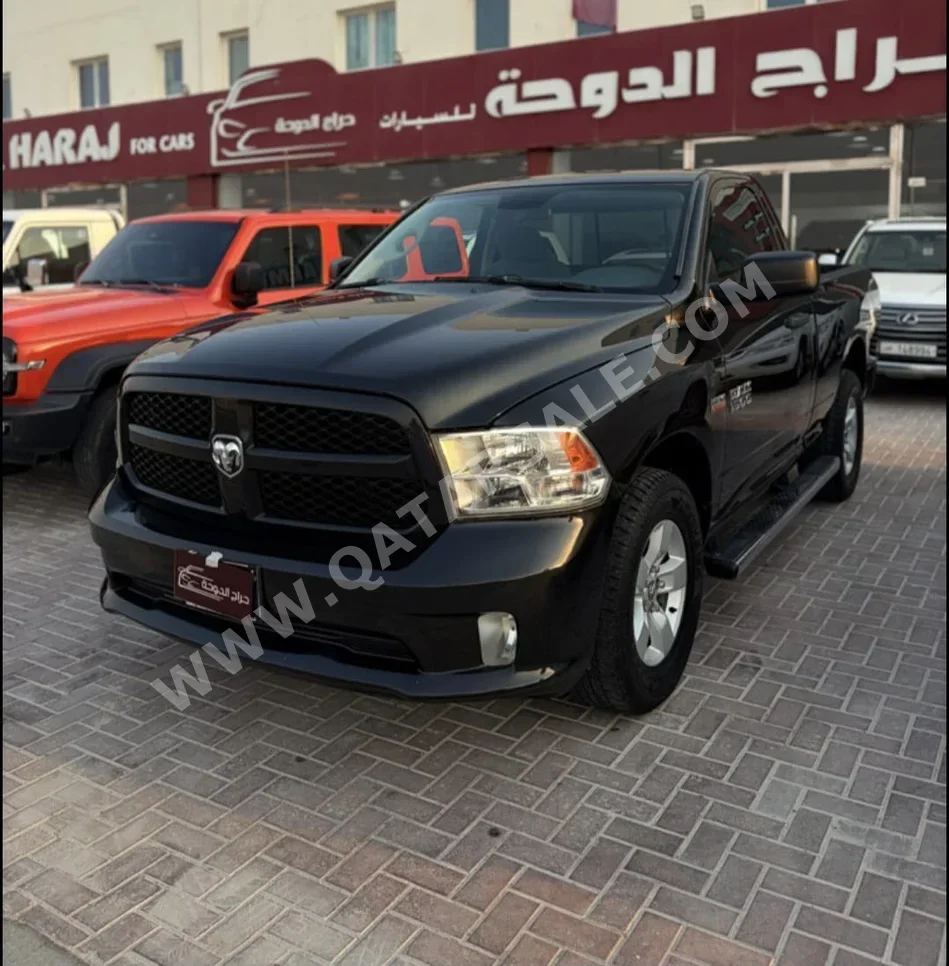 دودج رام 1500 2017 اوتوماتيك 270,000 كم 8 سلندر دفع رباعي بيكب أسود