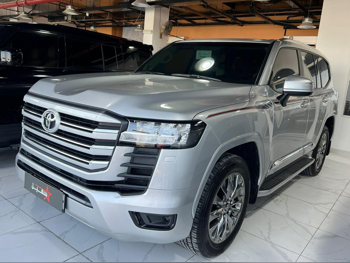 Toyota  Land Cruiser  GXR Twin Turbo  2025  Automatic  30,000 Km  6 Cylinder  Four Wheel Drive (4WD)  SUV  Silver  With Warranty
