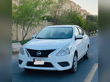Nissan  Sunny  2022  Automatic  130,000 Km  4 Cylinder  Front Wheel Drive (FWD)  Sedan  White