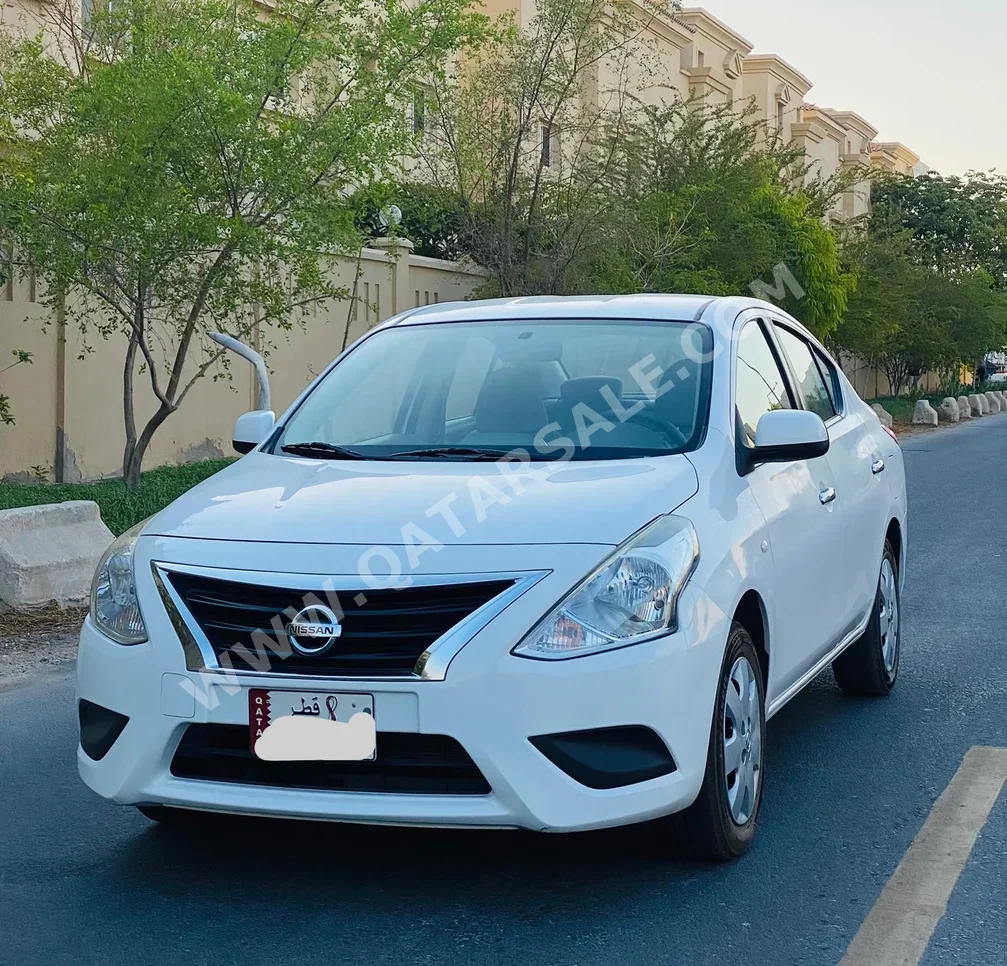 نيسان صني 2022 اوتوماتيك 130,000 كم 4 سلندر سحب امامي سيدان أبيض