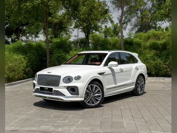 Bentley  Bentayga  2021  Automatic  34,000 Km  8 Cylinder  Four Wheel Drive (4WD)  SUV  White