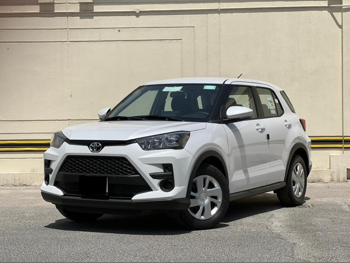 Toyota Raize 2026 Automatic 0 Km 4 Cylinder Four Wheel Drive (4WD) SUV White With Warranty