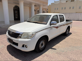 Toyota Hilux 2015 Automatic 49,000 Km 4 Cylinder Rear Wheel Drive (RWD) Pick Up White