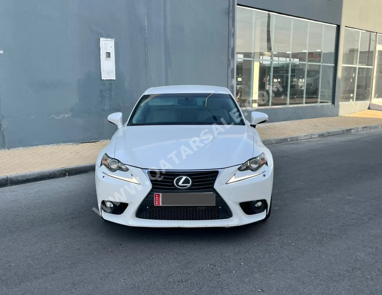 Lexus  IS  250  2015  Automatic  239,000 Km  4 Cylinder  Rear Wheel Drive (RWD)  Sedan  White