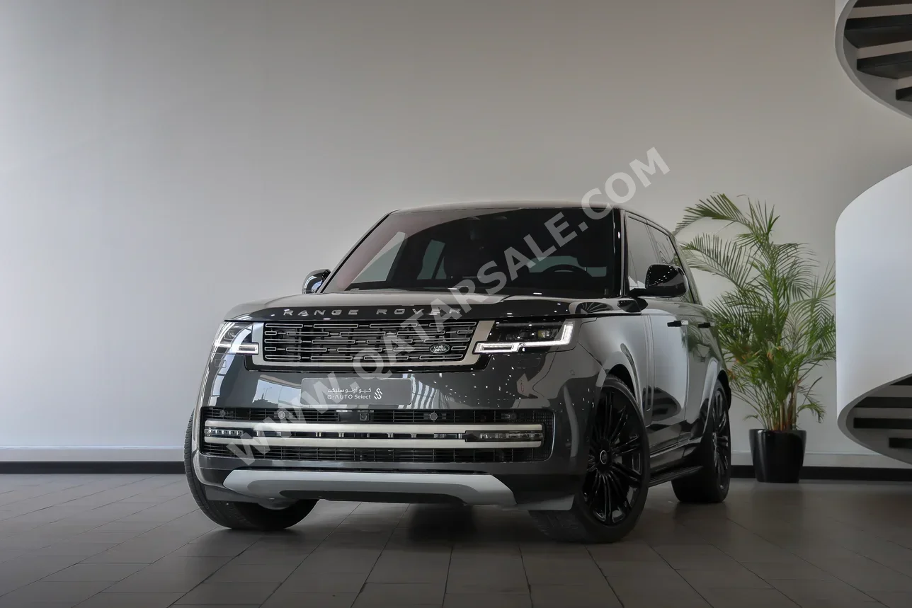 Land Rover  Range Rover  Vogue HSE  2023  Automatic  44,000 Km  8 Cylinder  Four Wheel Drive (4WD)  SUV  Gray  With Warranty