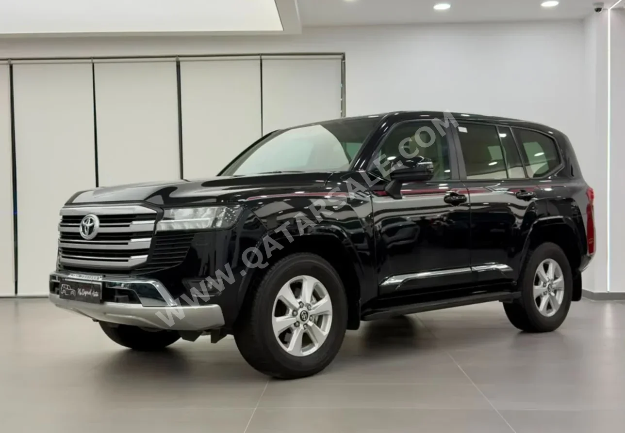 Toyota  Land Cruiser  GXR  2025  Automatic  31,000 Km  6 Cylinder  Four Wheel Drive (4WD)  SUV  Black  With Warranty