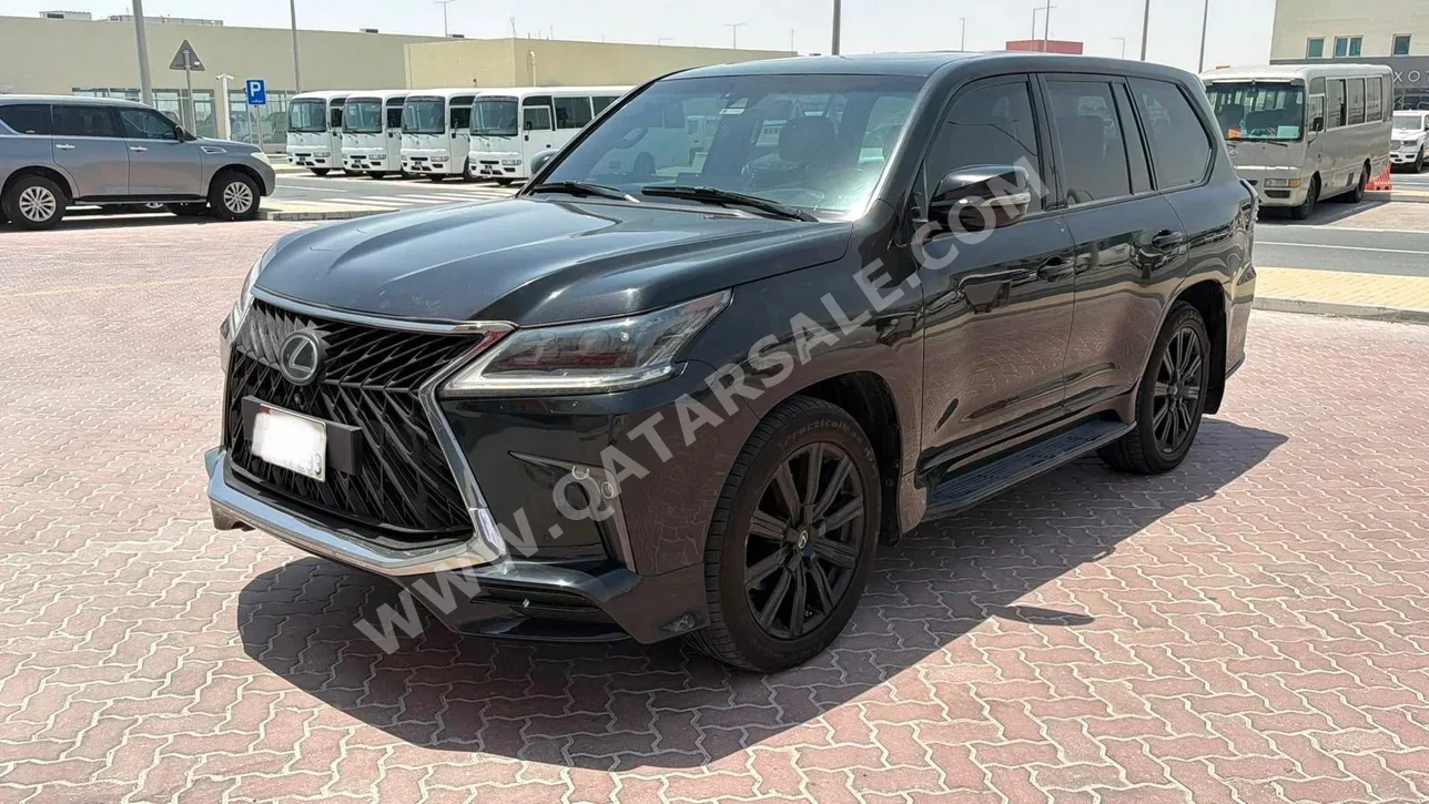 لكزس ال اكس 570 اس بلاك ايديشن 2017 اوتوماتيك 235,000 كم 8 سلندر دفع رباعي اس يو في أسود