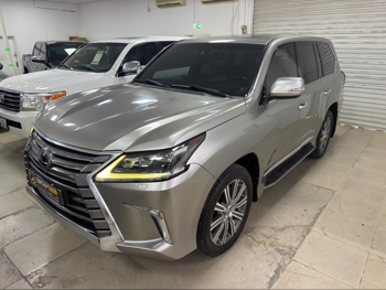 Lexus  LX  570  2016  Automatic  351,000 Km  8 Cylinder  Four Wheel Drive (4WD)  SUV  Gray