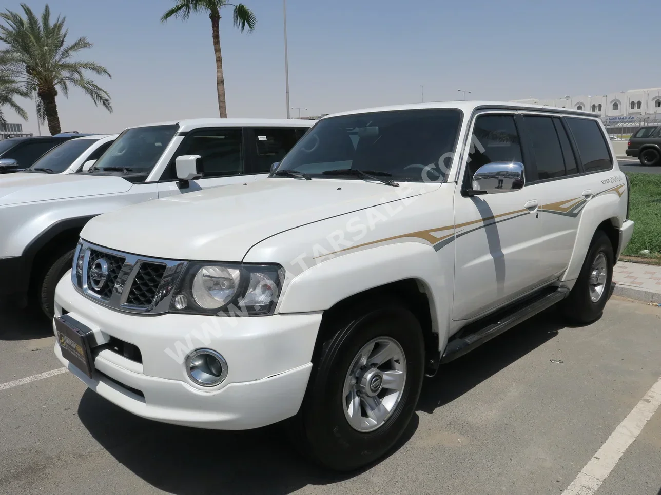 نيسان  باترول  سوبر سفاري  2006  اوتوماتيك  336,000 كم  6 سلندر  دفع رباعي  اس يو في  أبيض