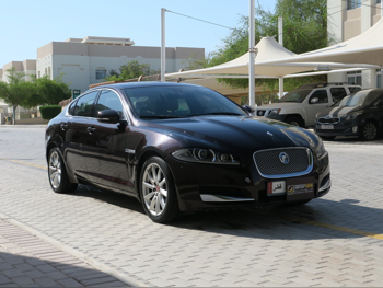 Jaguar XF 2014 Automatic 236,000 Km 4 Cylinder Rear Wheel Drive (RWD) Sedan Maroon