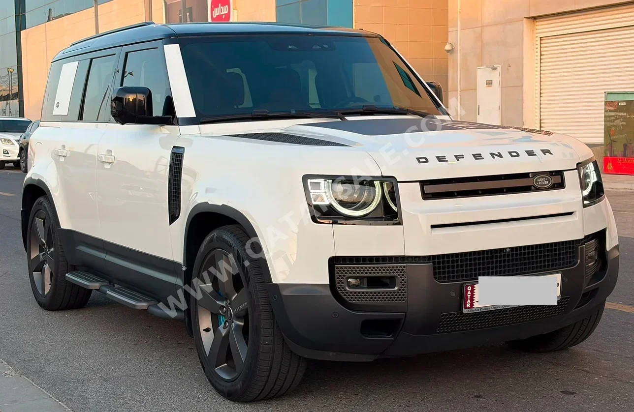 Land Rover  Defender  110 HSE  2024  Automatic  73,300 Km  6 Cylinder  Four Wheel Drive (4WD)  SUV  White