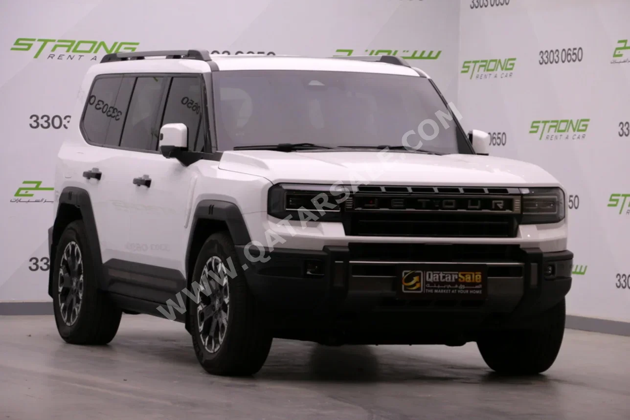 Jetour G700 Flagship 2026 Automatic 28,000 Km 4 Cylinder Four Wheel Drive (4WD) SUV White With Warranty