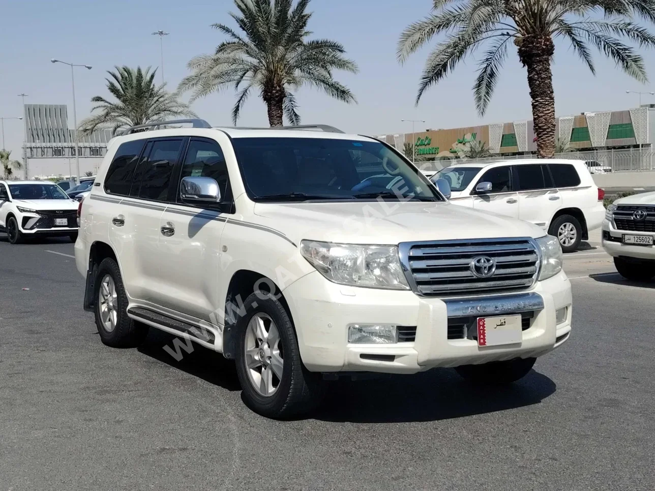 Toyota Land Cruiser VXR 2011 Automatic 335,000 Km 8 Cylinder Four Wheel Drive (4WD) SUV Pearl
