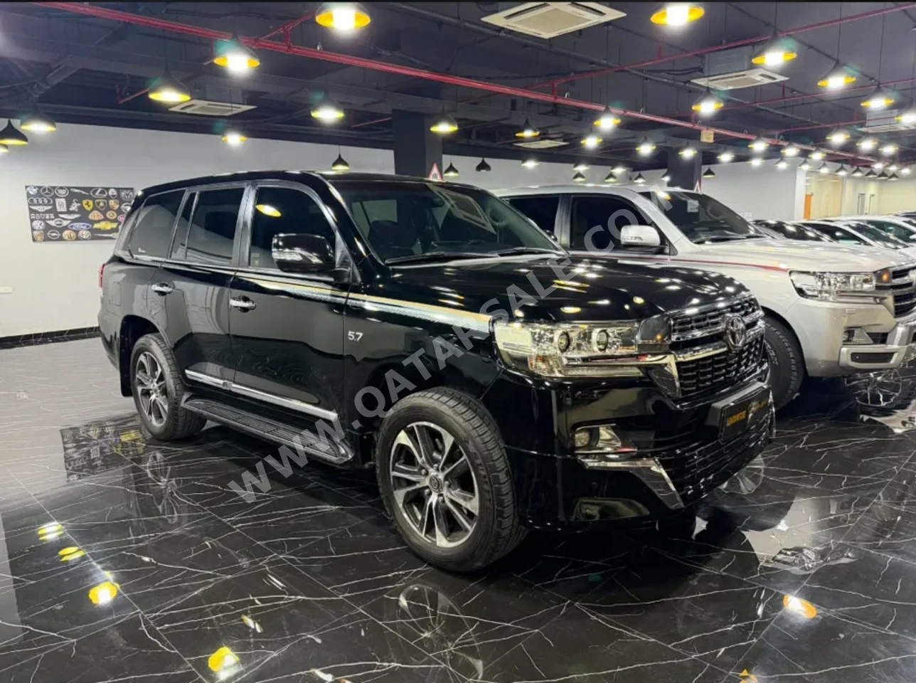 Toyota Land Cruiser VXR 2018 Automatic 253,000 Km 8 Cylinder Four Wheel Drive (4WD) SUV Black