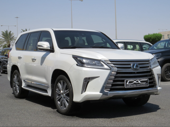 Lexus  LX  570  2017  Automatic  176,000 Km  8 Cylinder  Four Wheel Drive (4WD)  SUV  White