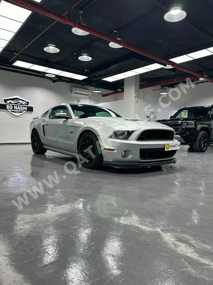 Ford Mustang GT 2014 Manual 171,000 Km 8 Cylinder Rear Wheel Drive (RWD) Coupe / Sport Silver