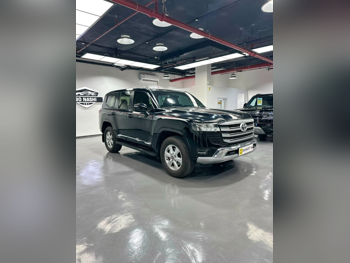 Toyota Land Cruiser GXR 2023 Automatic 147,000 Km 6 Cylinder Four Wheel Drive (4WD) SUV Black