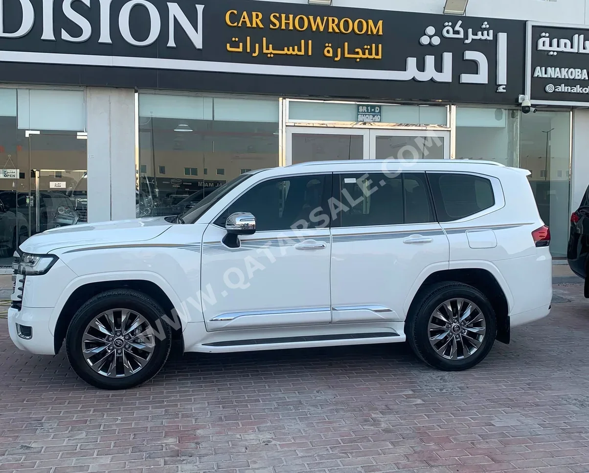 Toyota Land Cruiser VXR Twin Turbo 2023 Automatic 85,000 Km 6 Cylinder Four Wheel Drive (4WD) SUV White With Warranty