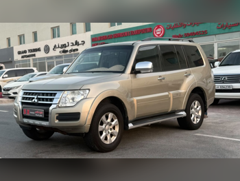 Mitsubishi Pajero GLS 2016 Automatic 242,000 Km 6 Cylinder Four Wheel Drive (4WD) SUV Gold
